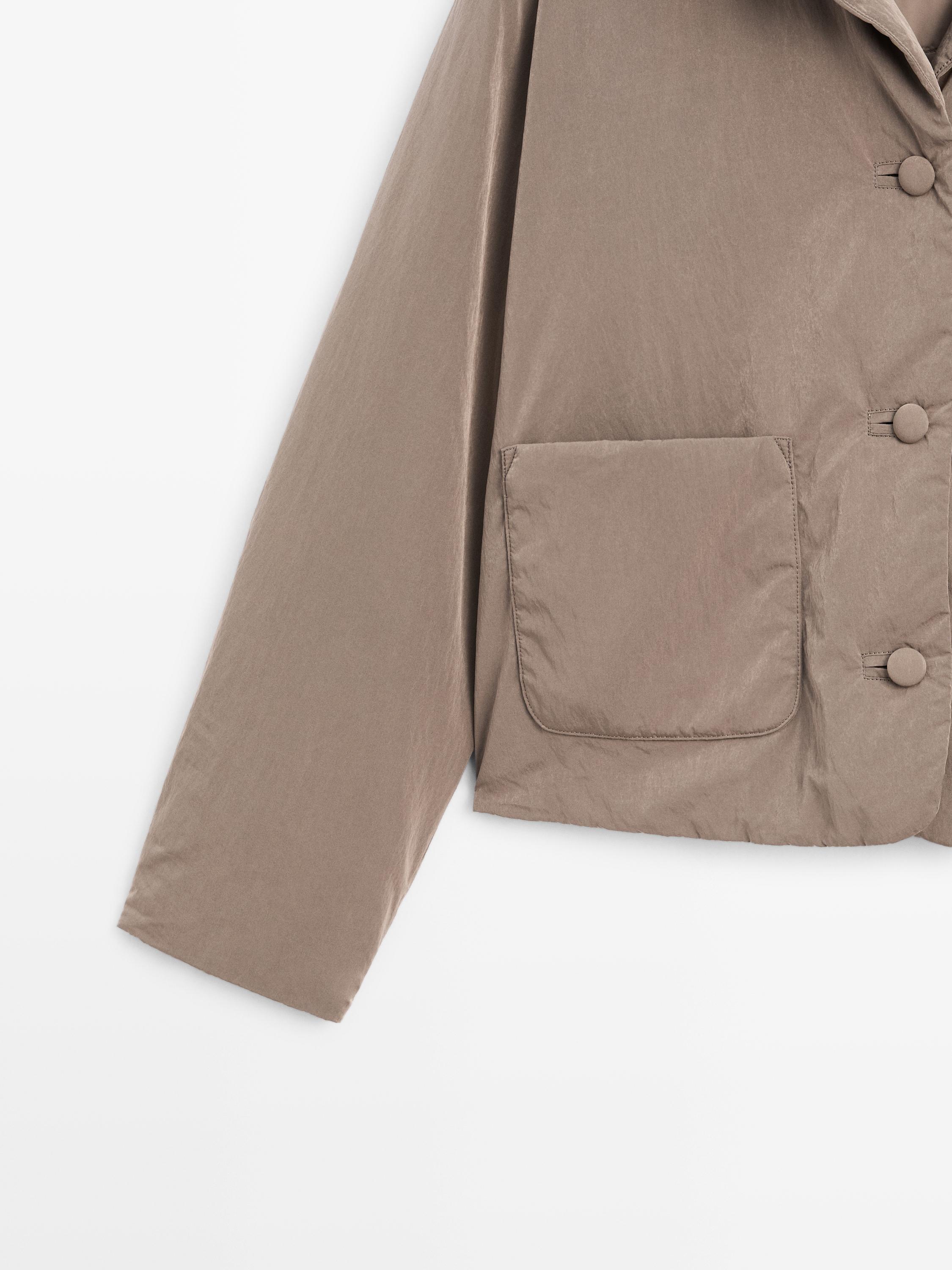 Short water-repellent puffer jacket